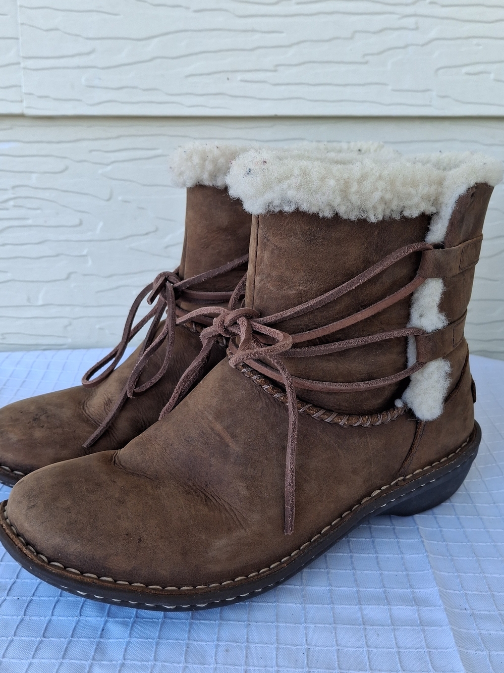 Womens UGG Caspia Brown Leather Shearling Lined Ankle Boots 1001815 Size 8